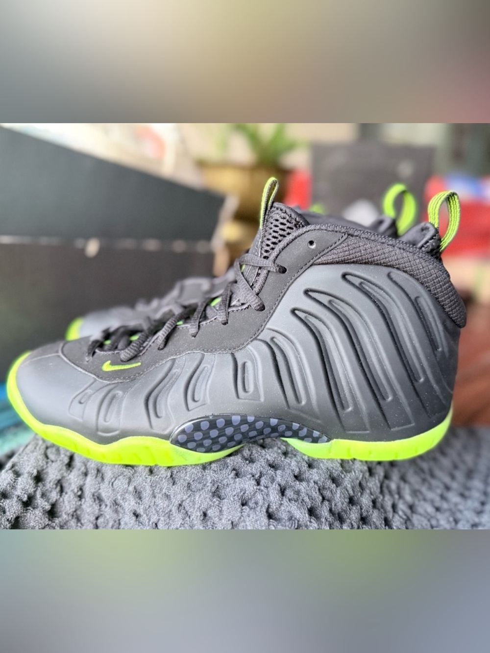 Nike Foamposite Black/Volt